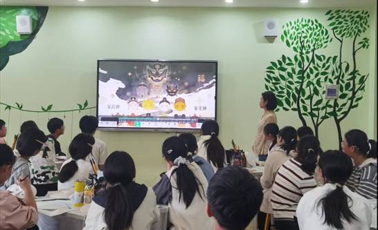 AI赋能项目式学习《心理探我·美术绘我·道法正我：自我认知的面具创作之旅》之“美术绘我”模块教学反思